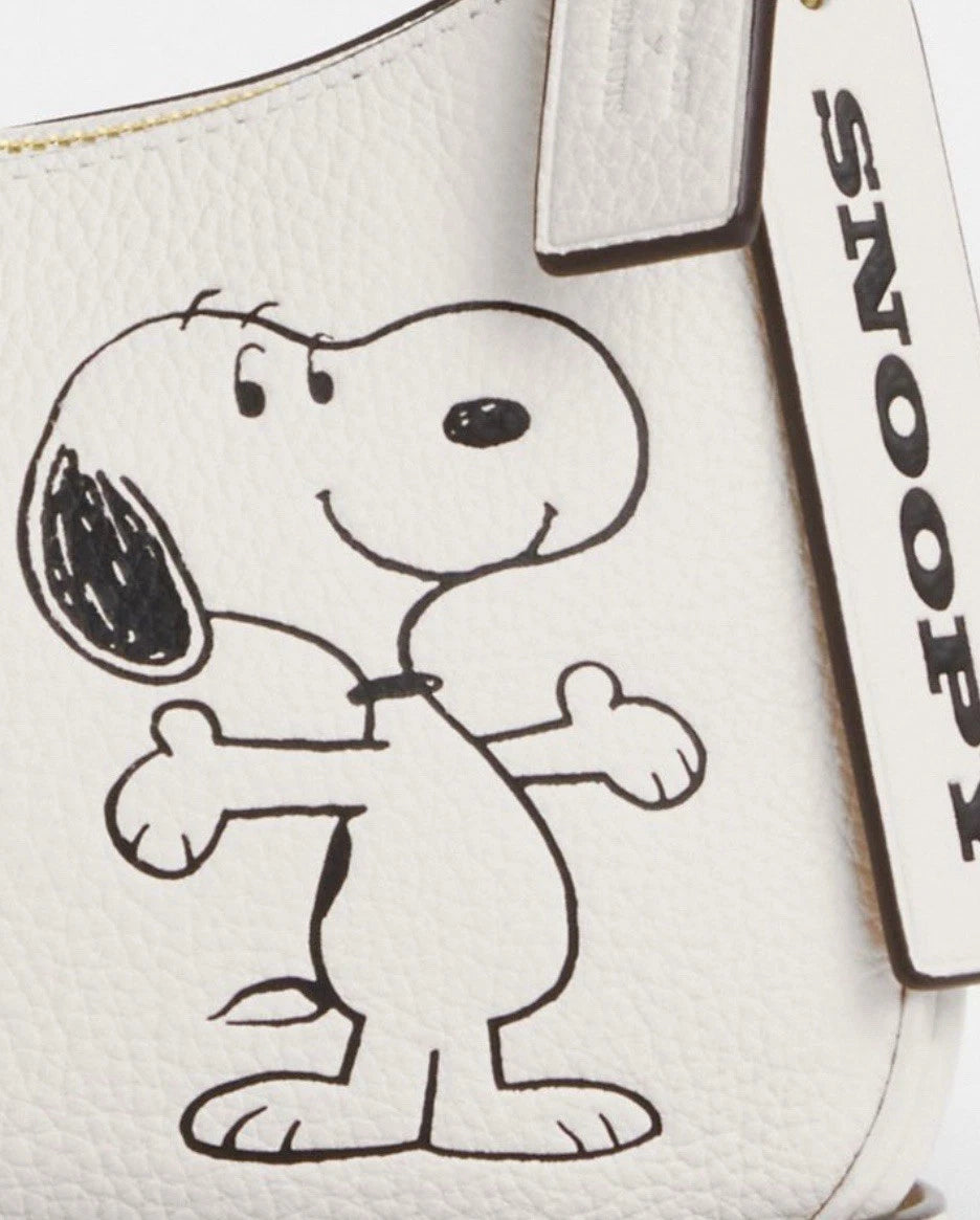 NWT COACH Womens Teri Shoulder Bag With Peanuts Snoopy Motif Chalk/Black Leather